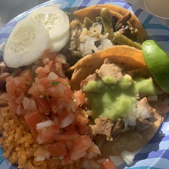 Los Carnalitos - Salsa, veggies, lime, rice and beans included with their taco catering - Food Trucks Near Me - Redwood City, California Los Carnalitos - Salsa, veggies, lime, rice and beans included with their taco catering - Food Trucks Near Me - Redwood City, California