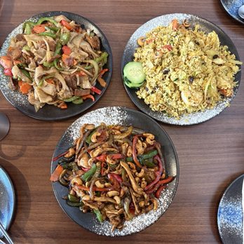 Siam Station - Pad kee maoi with crispy pork, pineapple fried rice, cashew chicken - Thai Near Me - Milpitas, California