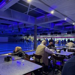 Bowling Space Bar - Bowling