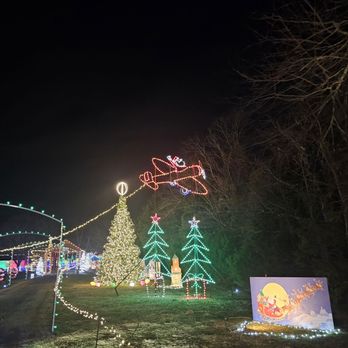 Chad's Winter Wonderland - Local Flavor Near Me - Lebanon, Tennessee