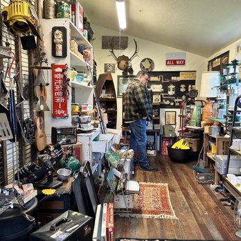 Windmill Antiques - Corner - Antiques Near Me - Sebastopol, California Windmill Antiques - Corner - Antiques Near Me - Sebastopol, California