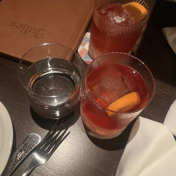 Julie's Restaurant and Bar - British Near Me - London, XGL