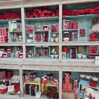 Buc-ee’s - Its the holiday season - Gas Stations Near Me - Florence, South Carolina