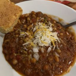 Elk Chili and corn bread. Hardy and delicious. Elk Chili and corn bread. Hardy and delicious.