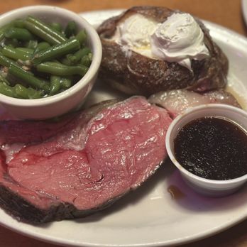 Texas Roadhouse - 12oz Prime Rib w/Baked Potato & Green Beans - Steakhouses Near Me - Alliance, Ohio Texas Roadhouse - 12oz Prime Rib w/Baked Potato & Green Beans - Steakhouses Near Me - Alliance, Ohio