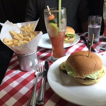 J.G. Melon - 75.00 lunch?? - American Near Me - New York, New York
