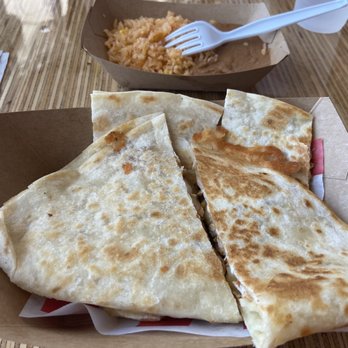 Salsa Limón - Chicken Quesadilla w/ Beans and Rice - Tacos Near Me - Fort Worth, Texas Salsa Limón - Chicken Quesadilla w/ Beans and Rice - Tacos Near Me - Fort Worth, Texas