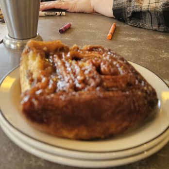 Snow City Cafe - Kodiak egg Benedict and pecan sticky roll - Breakfast & Brunch Near Me - Anchorage, Alaska