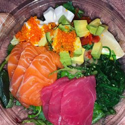 Cafe in Tokyo - Sashimi salad