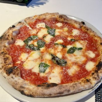 Partenope Ristorante - Margherita Pizza!! My favorite and soft and full of fresh flavor! - Wine Bars Near Me - Richardson, Texas Partenope Ristorante - Margherita Pizza!! My favorite and soft and full of fresh flavor! - Wine Bars Near Me - Richardson, Texas