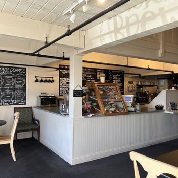 Deja Vu - Lovely coffee shop inside - Breakfast & Brunch Near Me - Redding, California