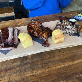 Smoque N' Bones - Barbeque Near Me - Toronto, Ontario