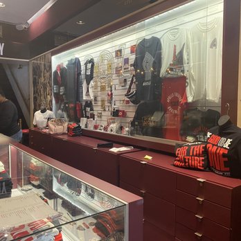 Apollo Theater - Gift shop - Performing Arts Near Me - New York, New York