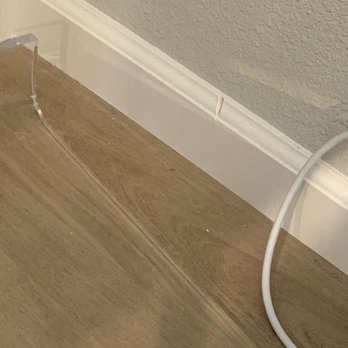 Carneys Full Service Movers - The computer also landed on the baseboard. So I'll have to repair this to before moving out in the future. - Movers Near Me - Sparks, Nevada