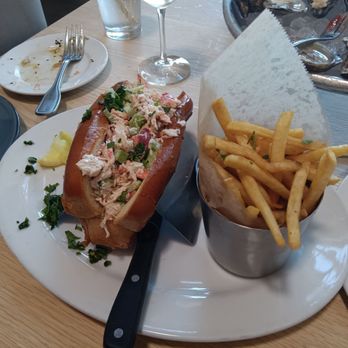 Lure Fish House - Seafood Near Me - Porter Ranch, California