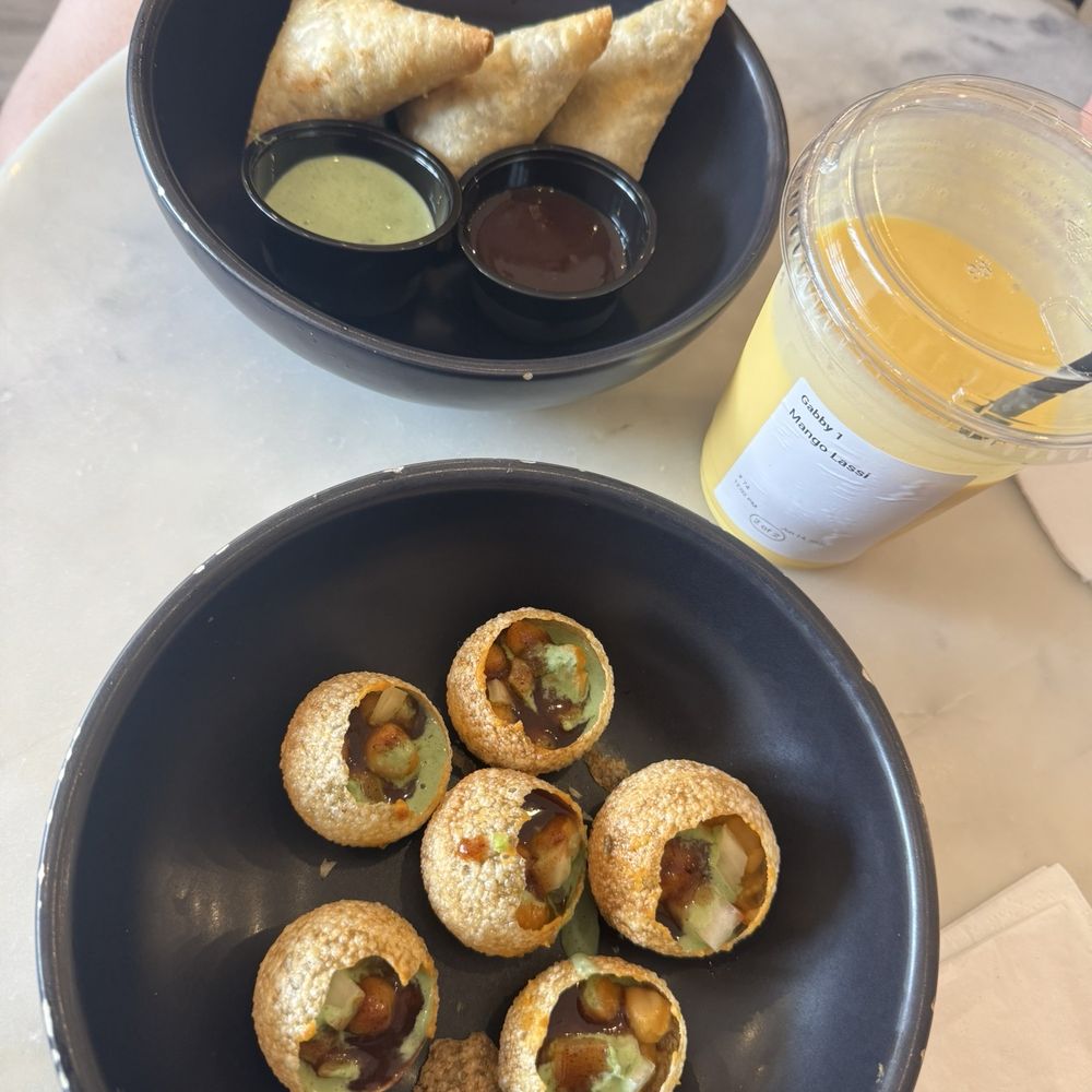 Mini puri and samosa Mini puri and samosa