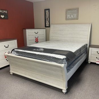 Waldrops Furniture - Stillwood Collection
Beautiful greyish white contemporary Queen Bed Set $1699 - Furniture Stores Near Me - Azle, Texas Waldrops Furniture - Stillwood Collection
Beautiful greyish white contemporary Queen Bed Set $1699 - Furniture Stores Near Me - Azle, Texas