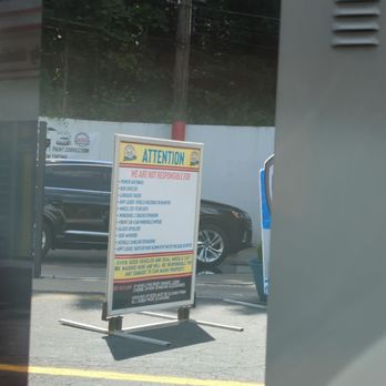 Racetrack Carwash - Getting in line - Car Wash Near Me - Manhasset, New York
