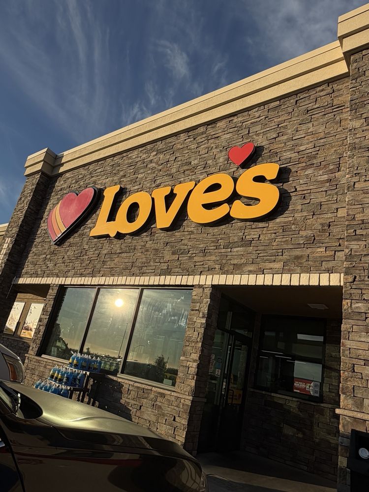 Love's Travel Stop Logo