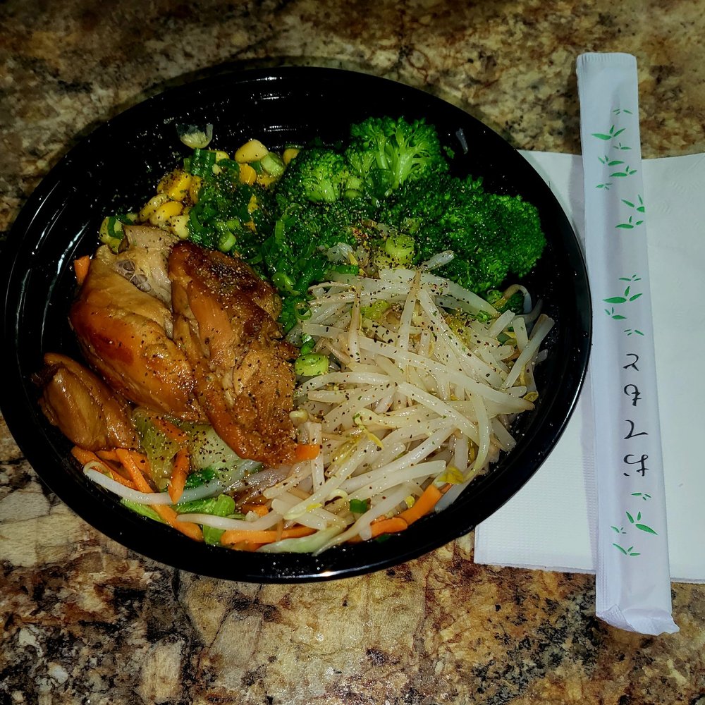 Daifuku Ramen - Vegetable Ramen with pan seared chicken added - Ramen Near Me - Chicago, Illinois