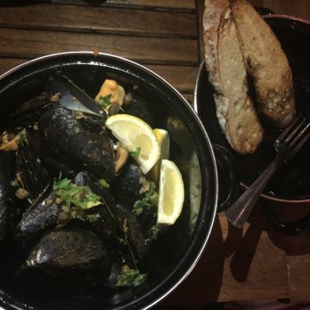 Frying Pan NYC - Clams - Bars Near Me - New York, New York