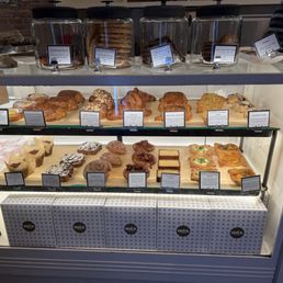 Baked goods case Baked goods case