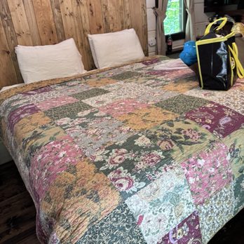 Long Springs Tiny Homes - Vacation Rentals Near Me - Sevierville, Tennessee
