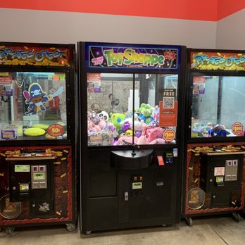 Charleys Cheesesteaks and Wings - Fun area - Cheesesteaks Near Me - Katy, Texas
