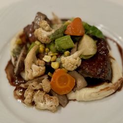 Etoile Cuisine et Bar - BRAISED BEEF RIBS PLATE