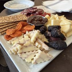 Limelight Hotel - Happy hour charcuterie
