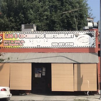 Los Tres Cochinitos Restaurant - Store front - Mexican Near Me - Los Angeles, California