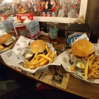 El Honesto Mike - Burgers, fries, and beer! - Burgers Near Me - Providencia, RM