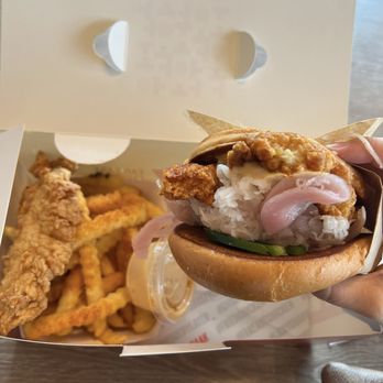 Holdaak Fried Chicken - CLASSIC CHICKEN SANDWICH - Chicken Shop Near Me - Fullerton, California Holdaak Fried Chicken - CLASSIC CHICKEN SANDWICH - Chicken Shop Near Me - Fullerton, California