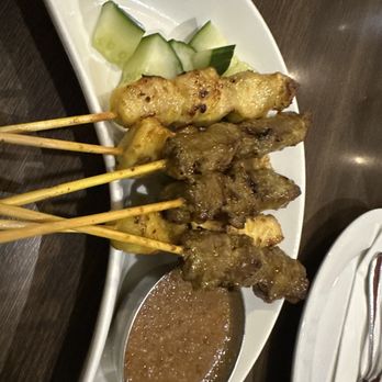 Restoran Malaysia - Beef and chicken satay skewers with peanut sauce - Malaysian Near Me - Richmond Hill, Ontario Restoran Malaysia - Beef and chicken satay skewers with peanut sauce - Malaysian Near Me - Richmond Hill, Ontario