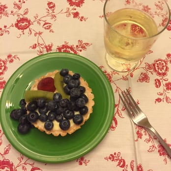 Market Basket - Yummy Fruit Tarts! - Bakeries Near Me - New Bedford, Massachusetts