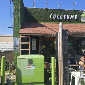 Coco Bomb - Seating outside - Cafes Near Me - San Diego, California