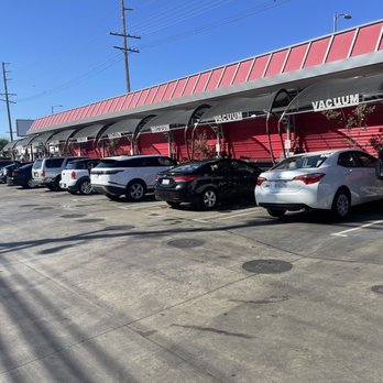 Tommy's Express® Car Wash - Always packed with no air , be careful I've had multiple cars getting damage and the owner is completely ignorant - Car Wash Near Me - Houston, Texas Tommy's Express® Car Wash - Always packed with no air , be careful I've had multiple cars getting damage and the owner is completely ignorant - Car Wash Near Me - Houston, Texas