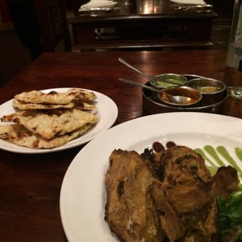 Eriki - Tandoree Chicken & Garlic Nann - Indian Near Me - West Drayton, XGL