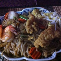 Ruk Thai - Combination seafood pad Thai....delish!