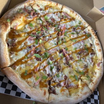 Upper Crust Pizza - 14" Bbq pizza - Pizza Near Me - Winter Haven, Florida