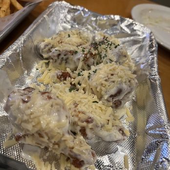 Bunker21 - 6 Pieces Wings Garlic Parmesan 10/10 - Korean Near Me - Artesia, California