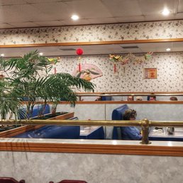 This place is very well-lit and inviting This place is very well-lit and inviting