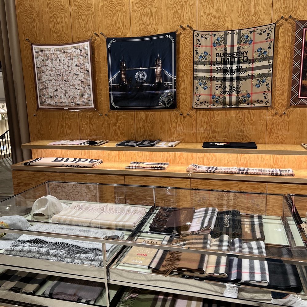 Burberry - Women's Clothing Near Me - London, XGL Burberry - Women's Clothing Near Me - London, XGL