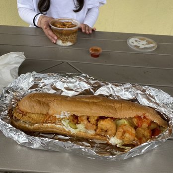 Err Thing New Orleans - Shrimp and fish Po Boy and shrimp Etouffee Special - Food Trucks Near Me - Austin, Texas