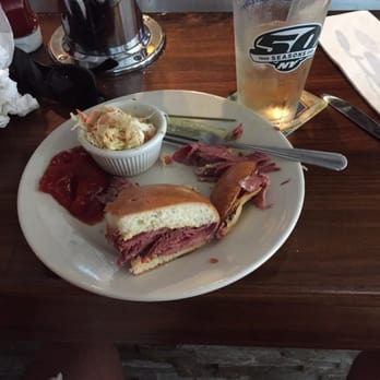 McMahon's Public House - Corned beef - Sports Bars Near Me - Brooklyn, New York