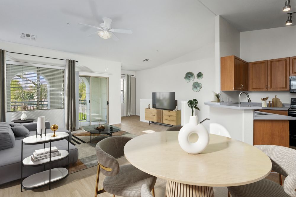 TOWNHOMES AT KYRENE Updated April 2024 60 Photos & 15 Reviews 647