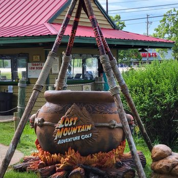 Lost Mountain Adventure Golf - Mini Golf Near Me - Woodridge, Illinois