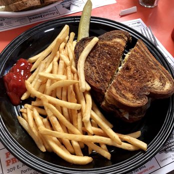 Portage Cafe - Meatloaf Sandwich - Breakfast & Brunch Near Me - Portage, Wisconsin