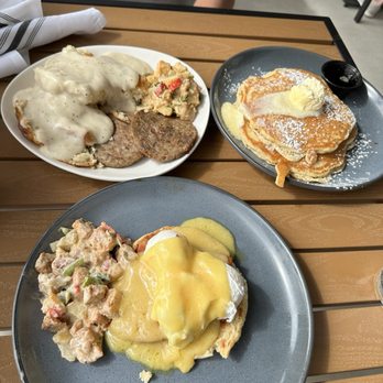 Ovr - Eze - 3 egg benny, biscuits and gravy, pancakes, and cheesy potatoes. - Breakfast & Brunch Near Me - Amarillo, Texas