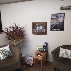 Advantage Auto - Waiting room